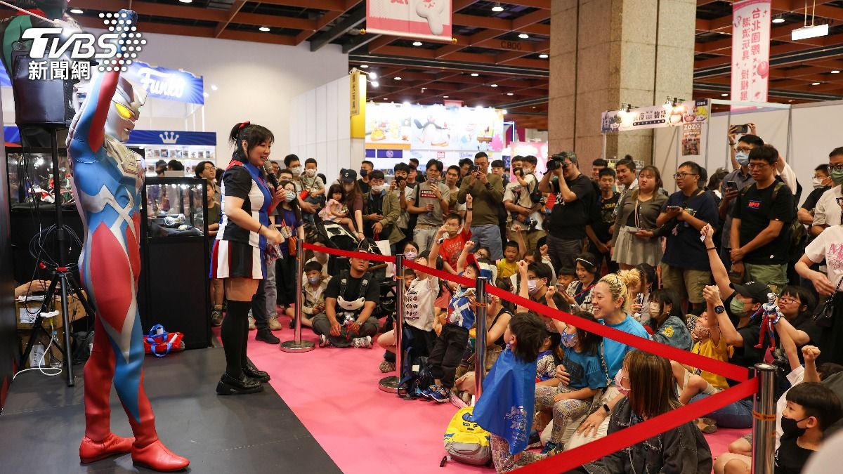 假面騎士達爾見面會吸引眾多小影迷。（圖/華子琛攝）