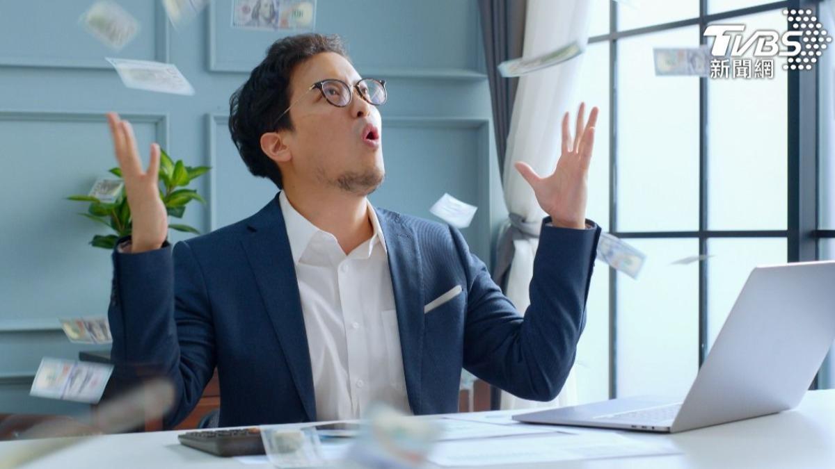 時來運轉！「4生肖」未來兩週貴人加持　事業、愛情都雙拿