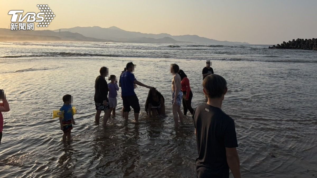 快訊／貢寮海邊驚魂！外國客戲水被浪捲走　1男失蹤急尋中
