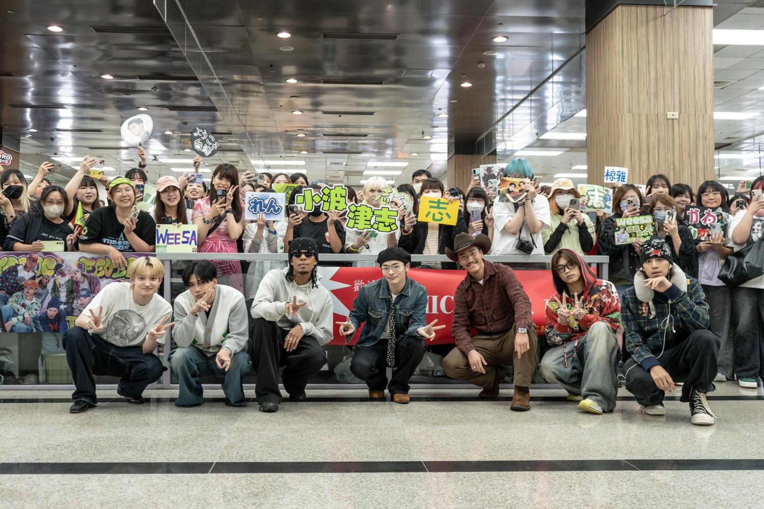 PSYCHIC FEVER成員左起為渡邊廉、小波津志、JIMMY、中西椋雅、劍、半田龍臣、WEESA。（圖／LDH提供）