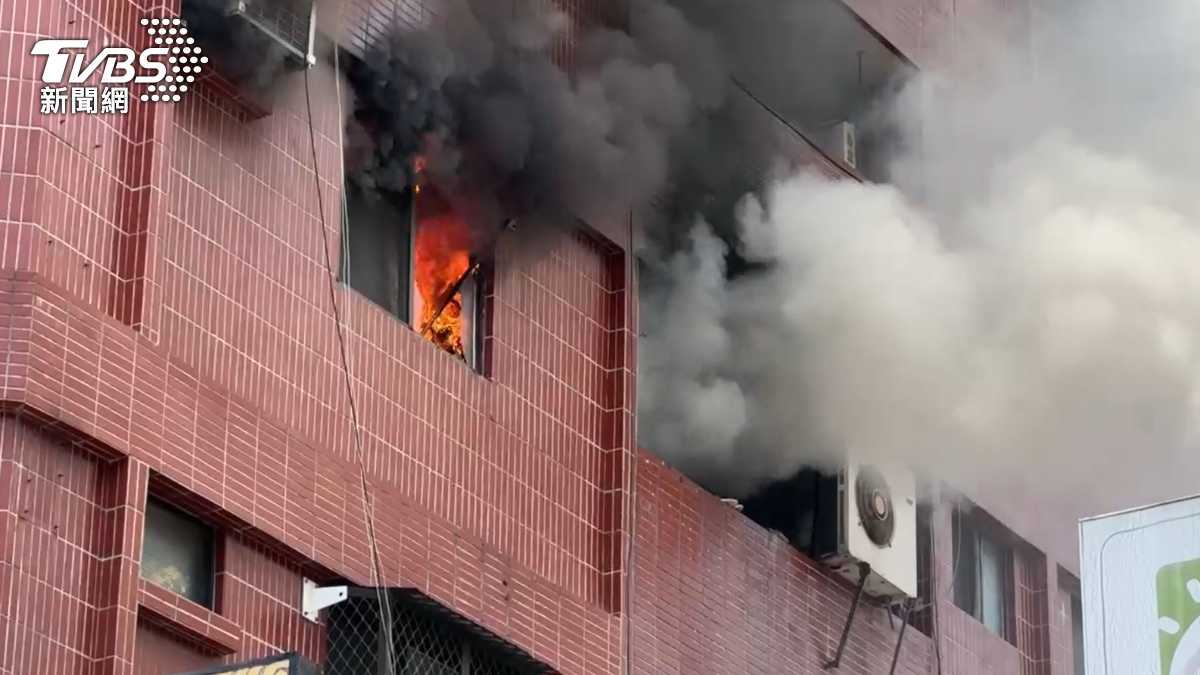 端午節驚魂！台中屋主返家驚見火燒厝　疑電子鍋起火