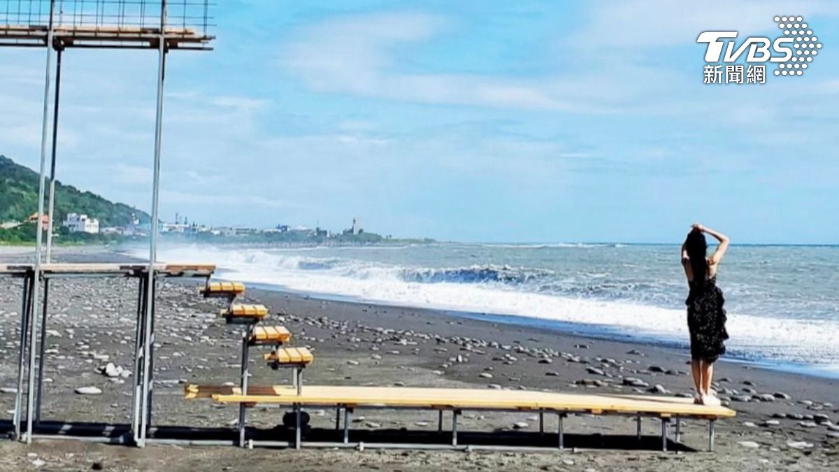 台東南迴藝術季「夏日轉場」作品為當年熱門網拍景點。（圖／翻攝自台東南迴藝術季粉專）