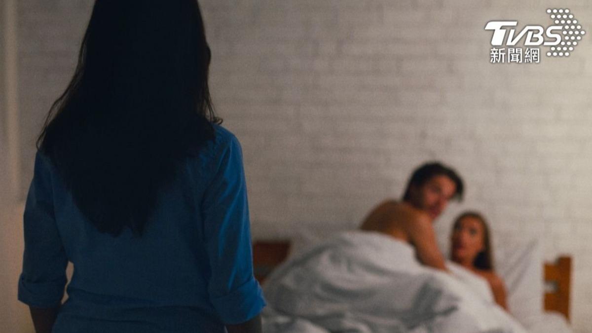 人妻怒告女同事「侵害配偶權」！因家門密碼　法官判賠償5萬
