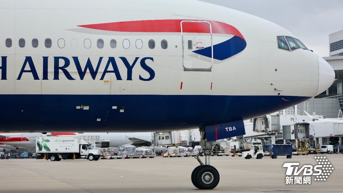 英航空少疑高空嗑藥嗨過頭！闖商務艙廁所「全裸熱舞」下場慘了
