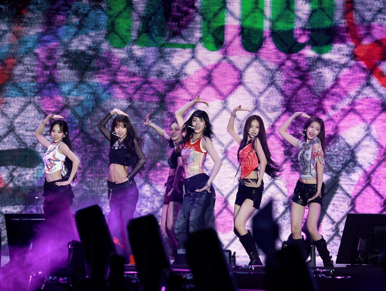 izna帶來酷勁與可愛兼具的演出。（圖／讀者提供）