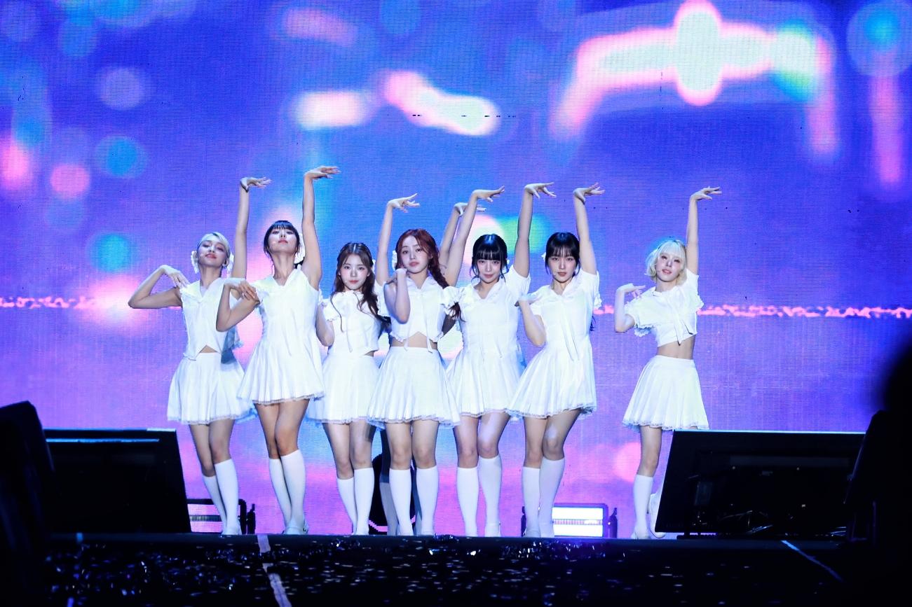 UNIS致敬前輩TWICE的〈CHEER UP〉。（圖／讀者提供）