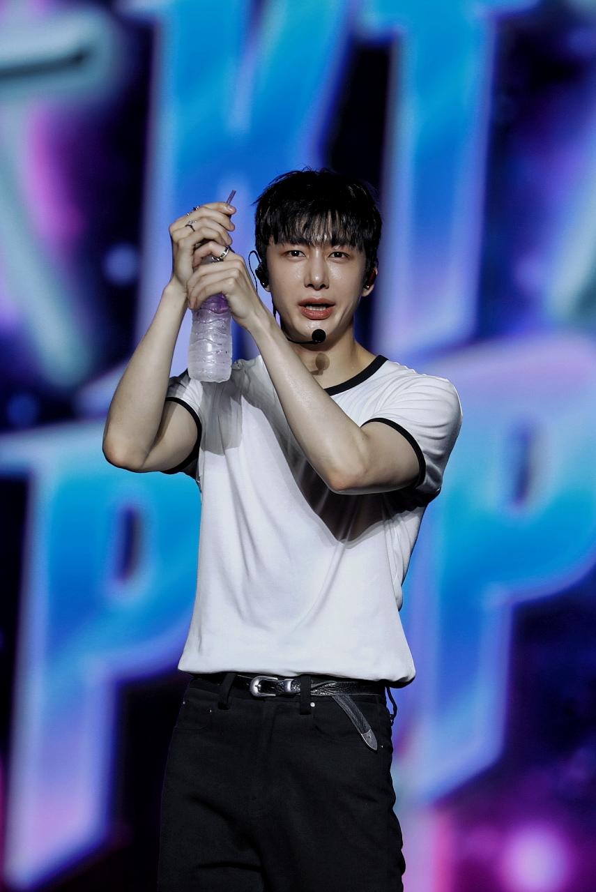 亨願退伍才18天就來台。(圖/讀者提供)