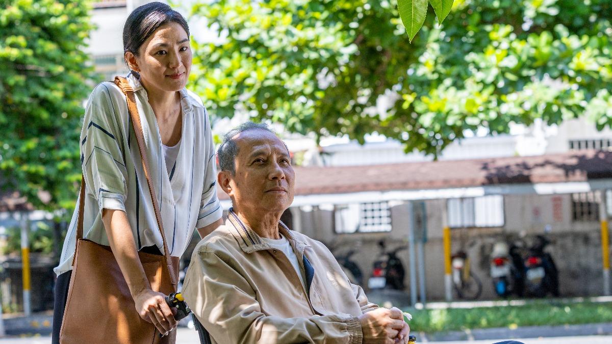 《生命的麥田》洪小鈴、艾偉（右）演父女。（圖／大愛提供）