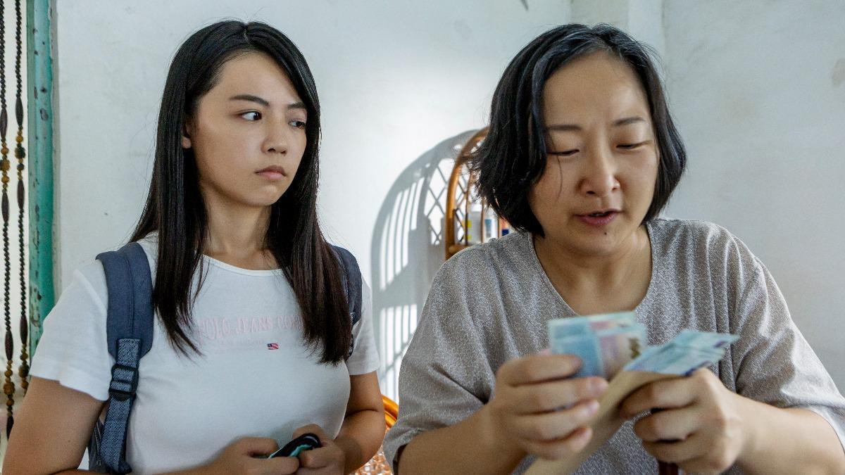 《生命的麥田》顧容慈（左）、廖梨伶有特殊化妝。（圖／大愛提供）