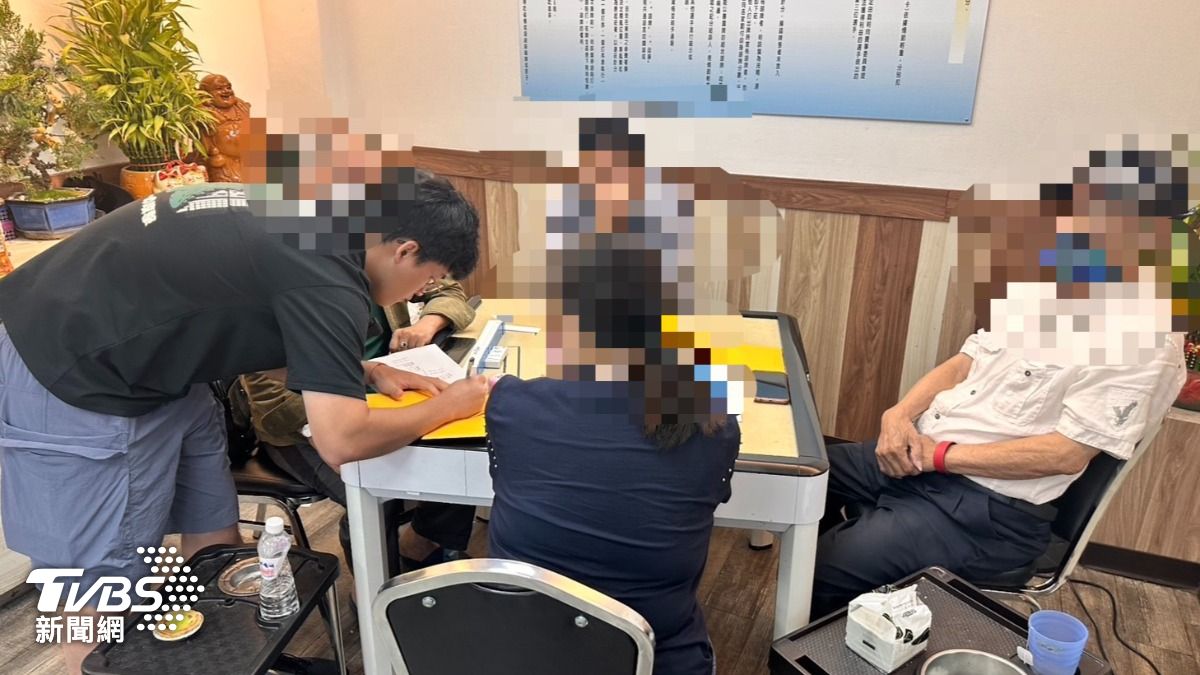 現場賭客多為中老年人。(圖/TVBS)