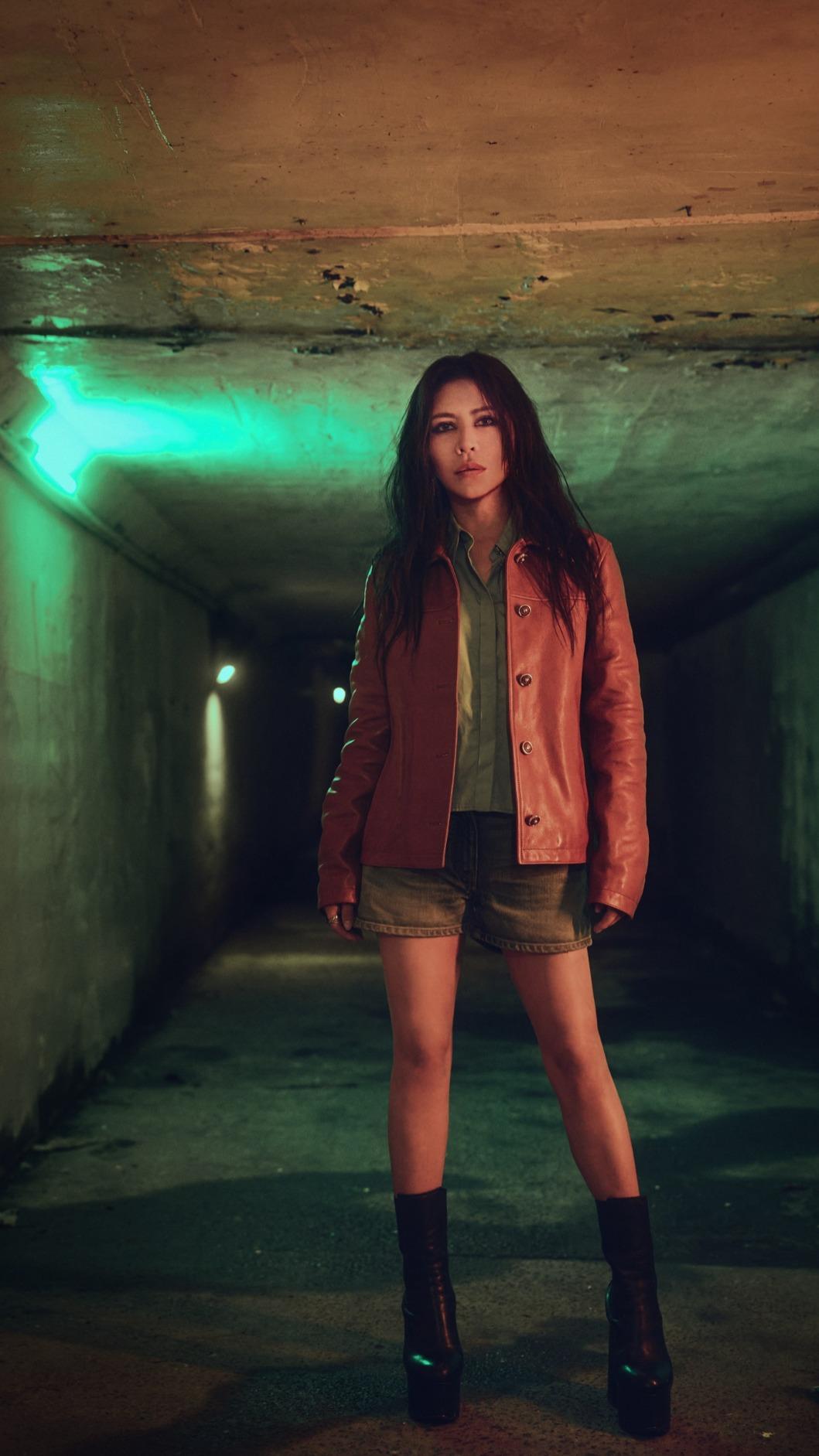 艾怡良拍攝〈誰敢〉MV。（圖／環球音樂提供）