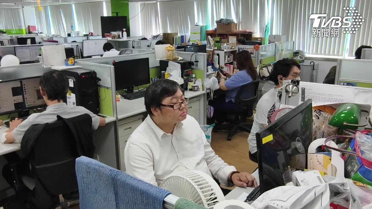 上班族嗨翻了!4天國定假日上路 她讚:工作更有效率