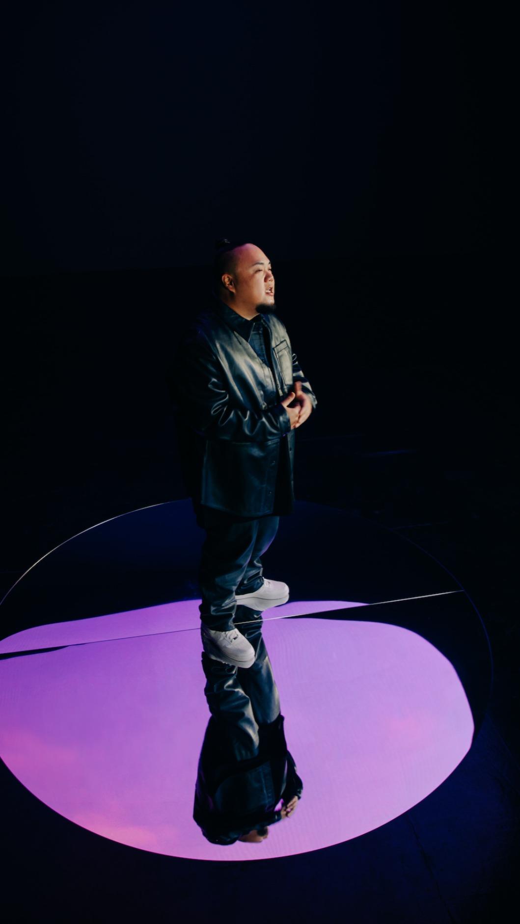 大淵在現場一直講話。（圖／本色音樂提供）