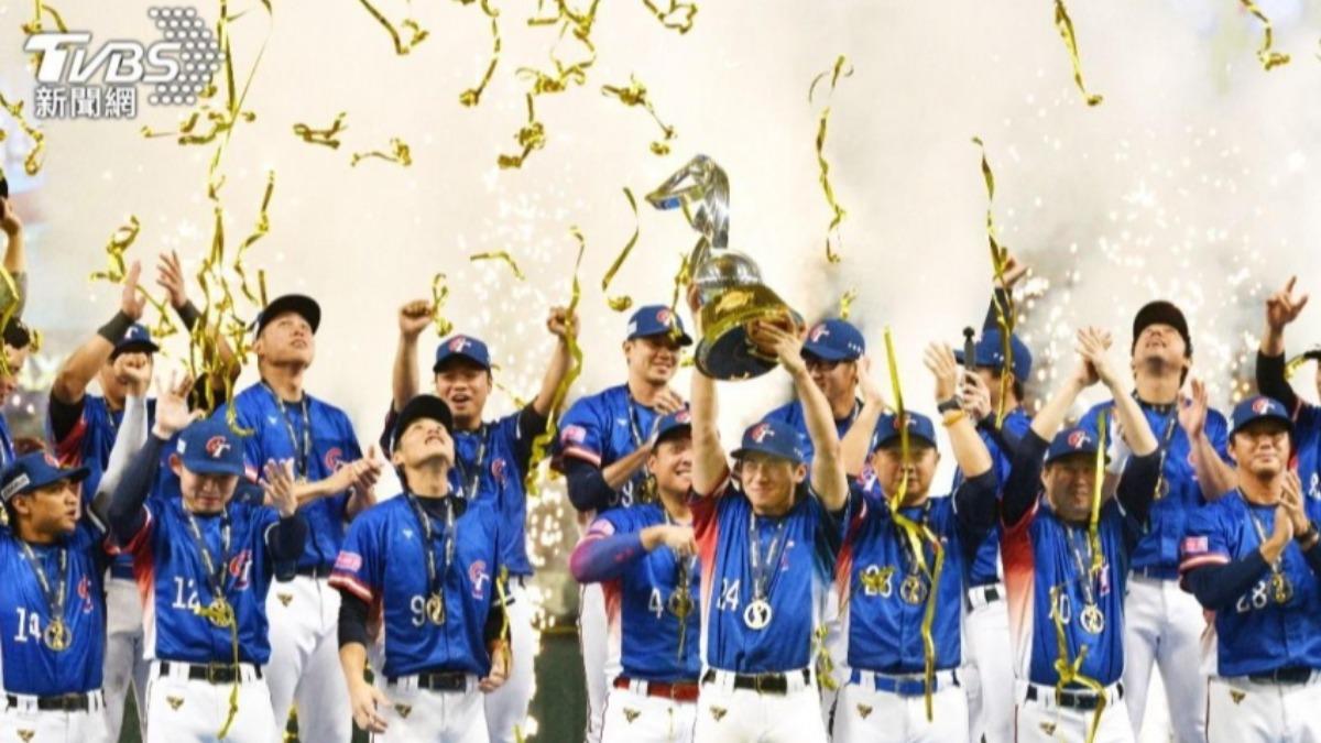 台灣網友支持，台灣雖然是小島，人口相比他國也不算多，但常產出「世界冠軍」如去年12強金牌，是精英之島。（圖／胡瑞麒攝）