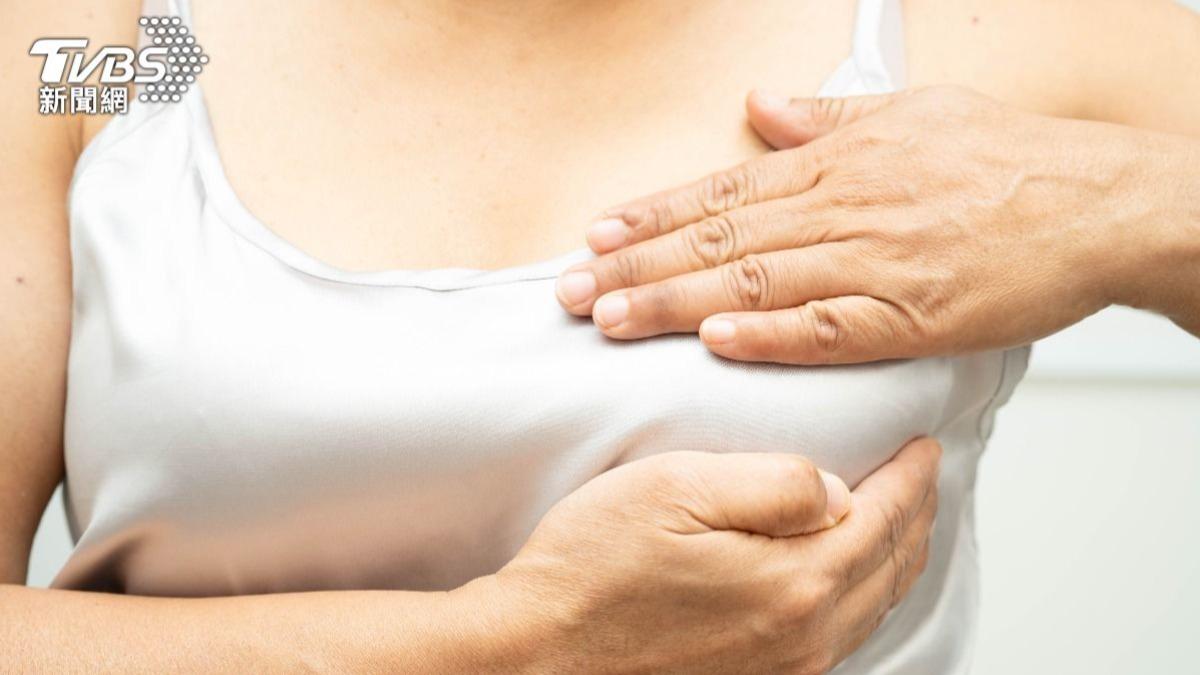 台中一名陳姓女子，因為一年前的左胸腫塊未追蹤，悄悄釀成癌症。（示意圖，非當事人／shutterstock達志影像）