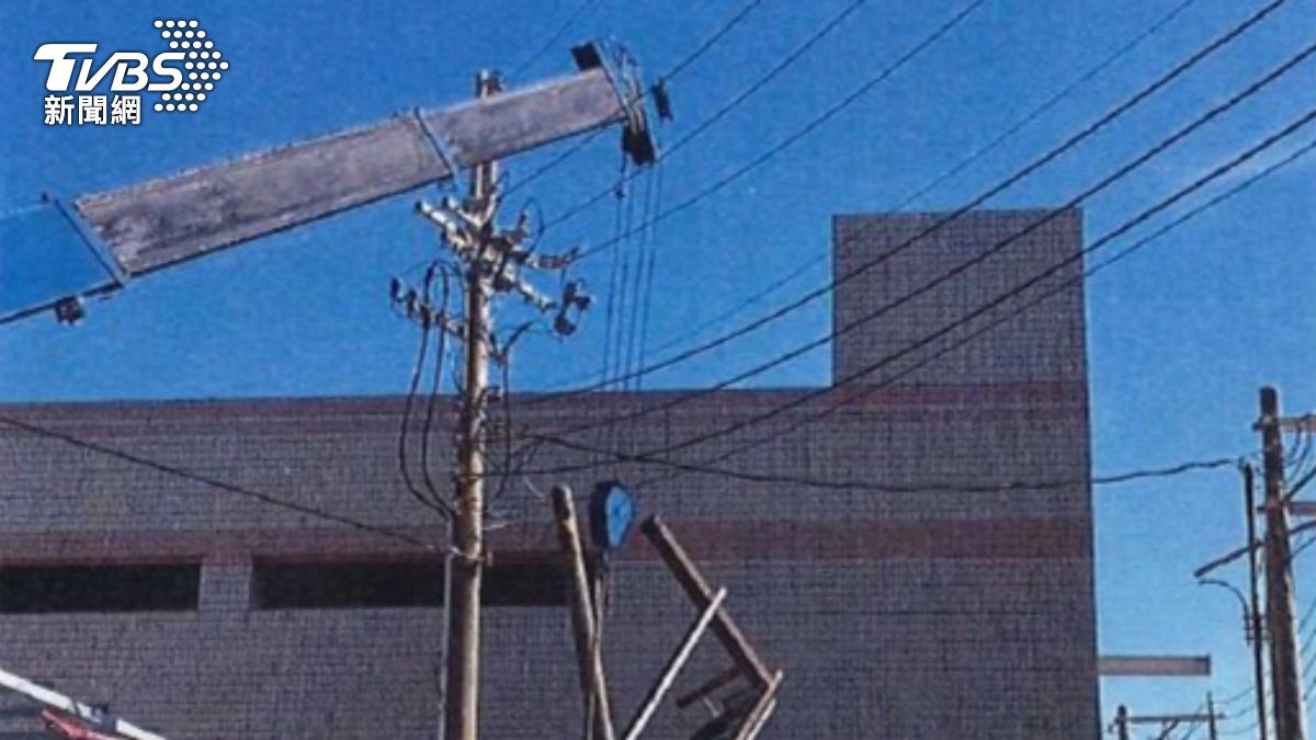 工人全身多處電擊傷，緊急送往醫院仍不治。（圖／TVBS）