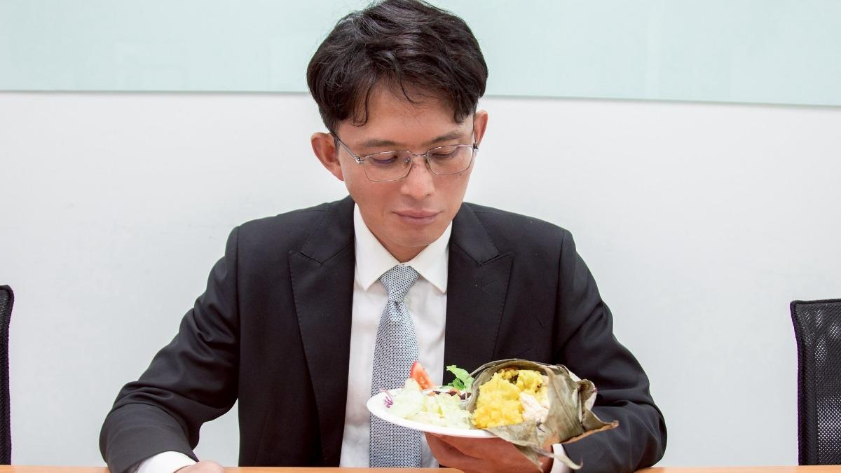 上周恰逢端午節，黃國昌也貼出自己吃的粽子。（圖／翻攝自黃國昌臉書）