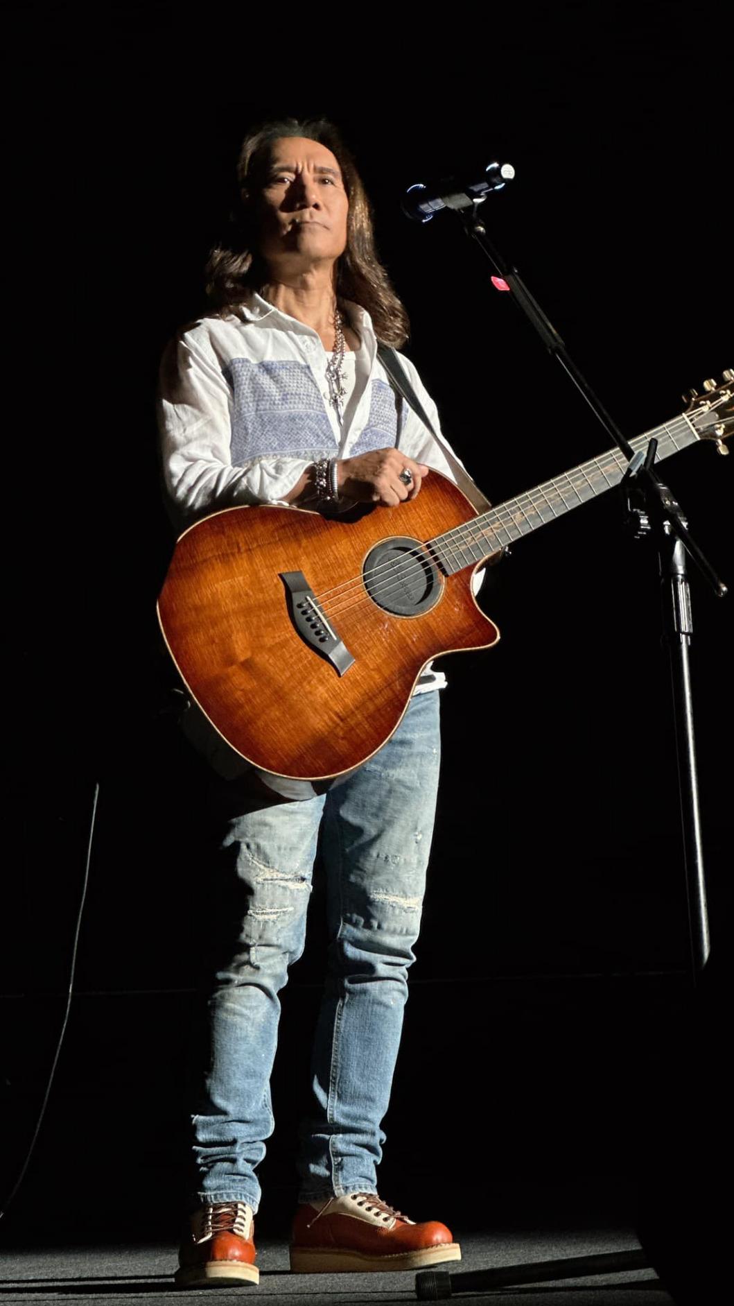 顏志琳坦言在女兒畢典上演唱有些感傷。（圖／翻攝自動力火車臉書）