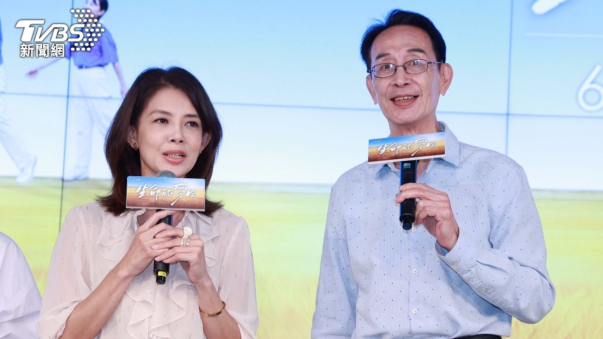 林美貞（左）、關聰用廣東話溝通。（圖／黃城碩攝）