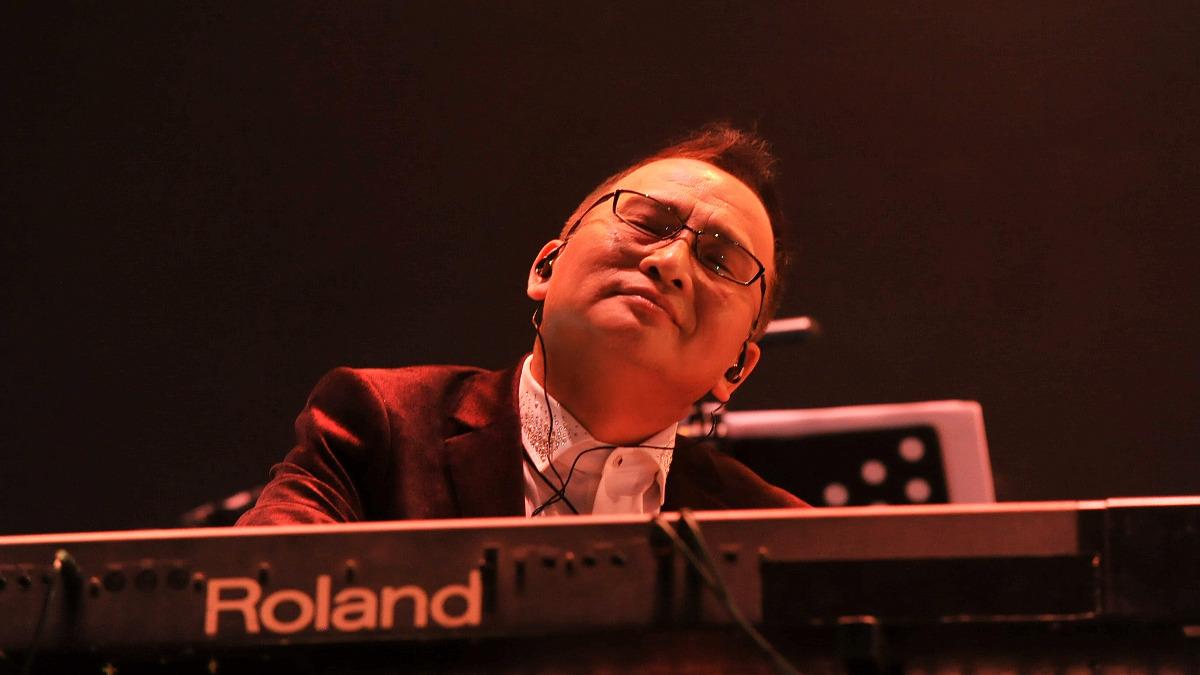 孔鏘感謝張菲以及胡瓜提攜。（圖／萬星傳播提供）