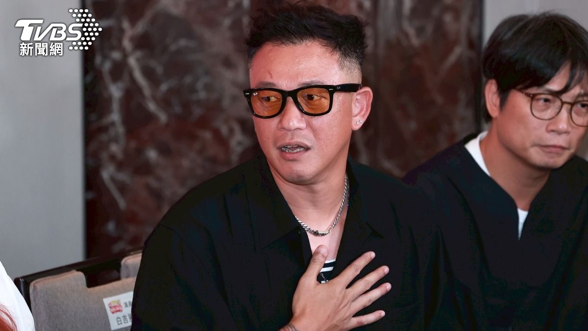 白吉勝這次損傷慘重，眉毛被廚具劃傷見血，手指又被BB彈打到。（圖／黃城碩攝）