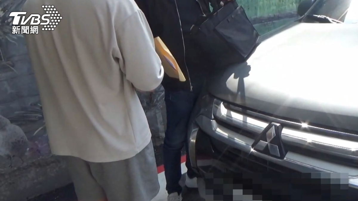 警方搜索人蛇集團。（圖／TVBS）