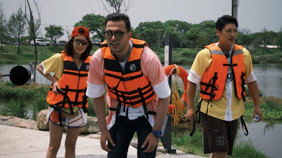 林美貞（左起）、黃志瑋、許孟哲一起闖關。（圖／中視提供）