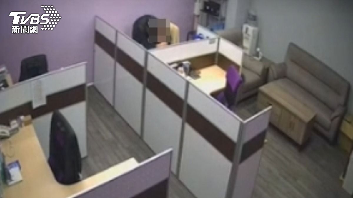 曾簽韓啦啦隊女神! 女高管控老闆環抱性騷 投訴遭降職月薪剩2萬