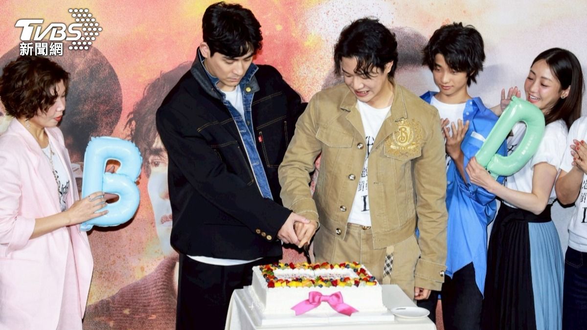 雙子座周渝民（左）、薛仕凌一起慶生。（圖／趙世平攝）