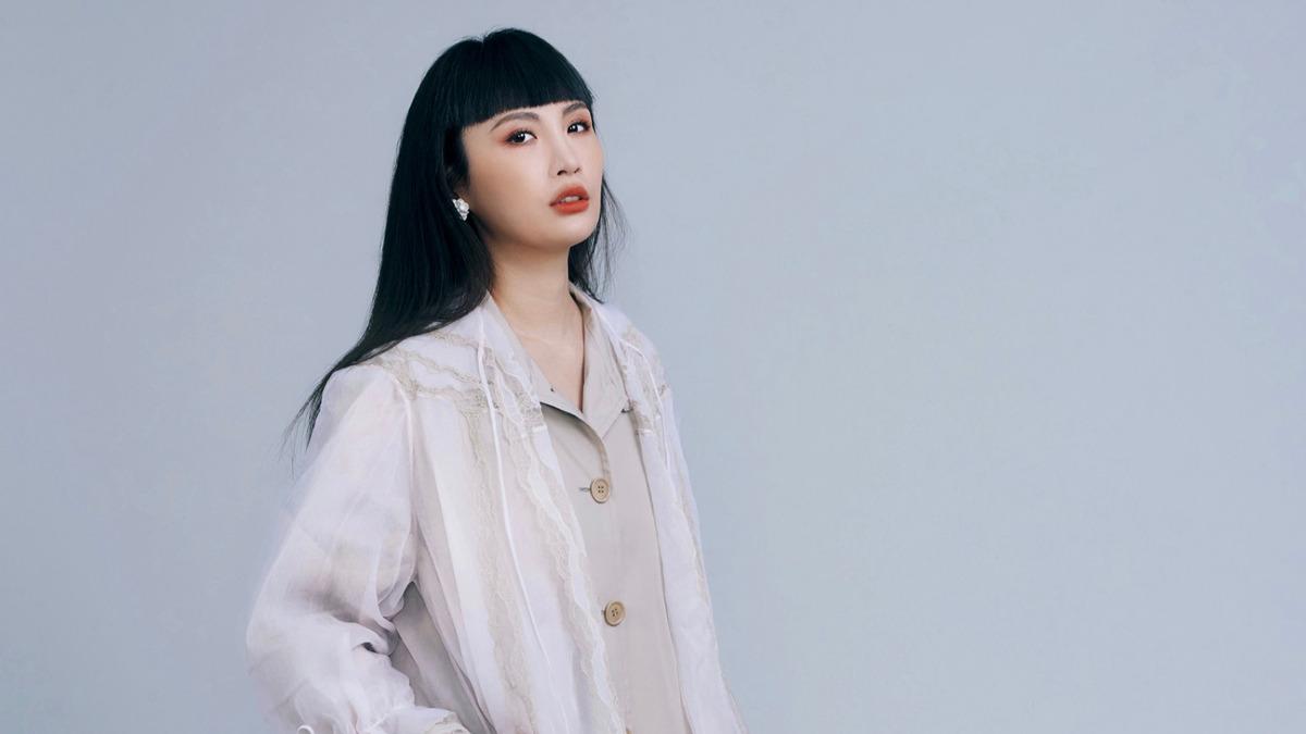 魏如萱將人生裡的不完美寫入歌中，孕育成專輯《珍珠刑》。（圖／翻攝自魏如萱臉書）