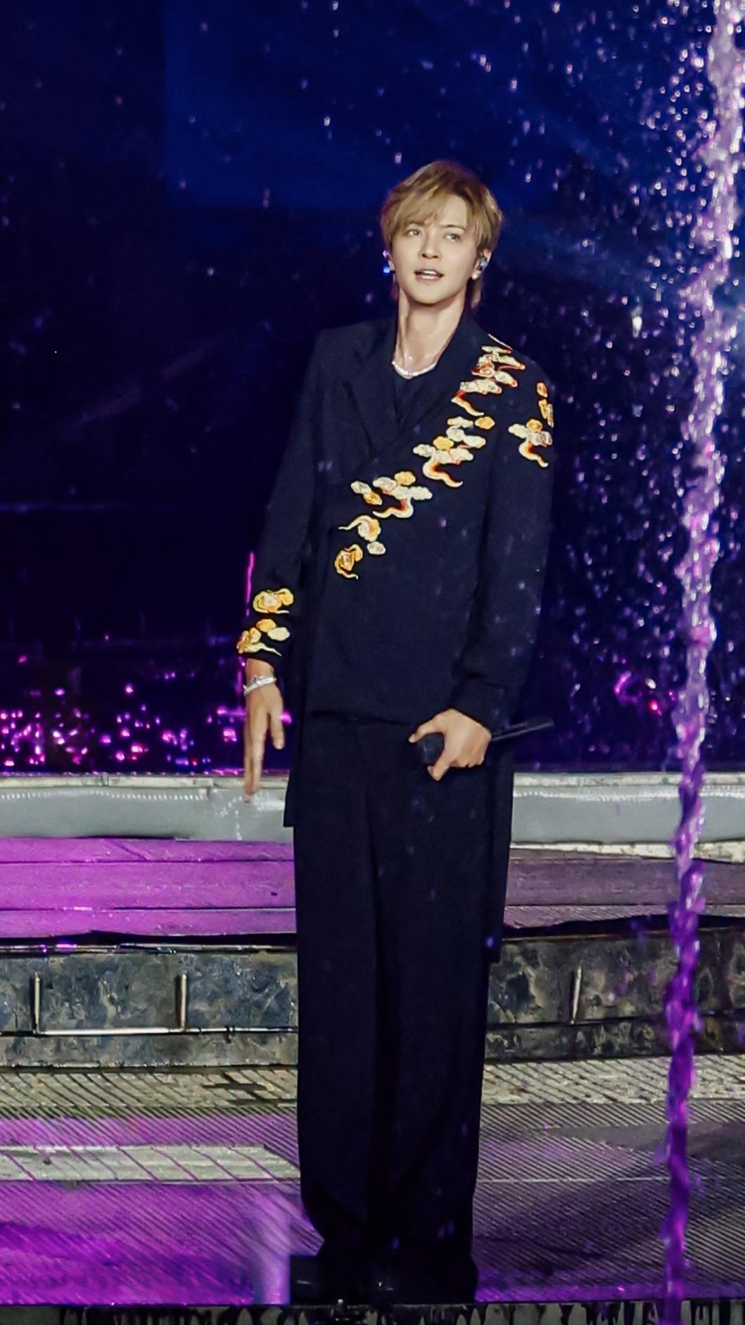 羅志祥親身體驗詠春拳的基本招式。（圖／無惧國際娛樂提供）