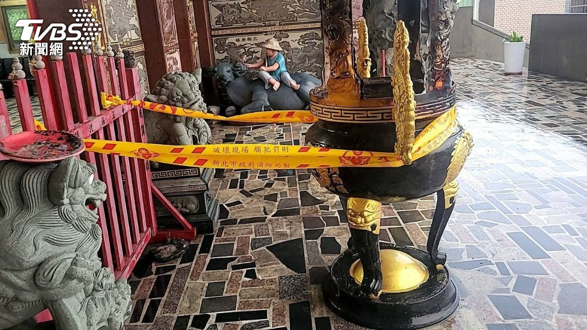 金山區北海五谷宮6月4日發生一起縱火案，警方迅速逮捕涉案男子。（圖／TVBS）