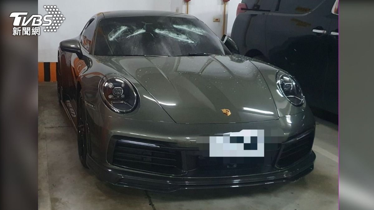 才剛買兩個月！高雄千萬保時捷911慘遭砸　男闖地下室尋仇