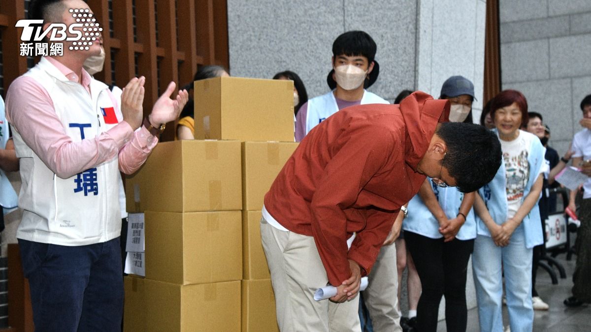 差3000份！罷吳沛憶未達標　李孝亮鞠躬：已反映民眾憤怒