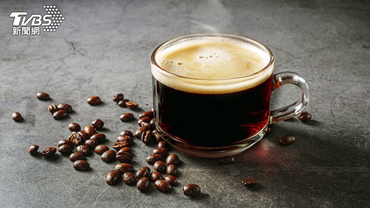 別只喝黑咖啡當早餐!專家示警:不只傷胃還會引發焦慮