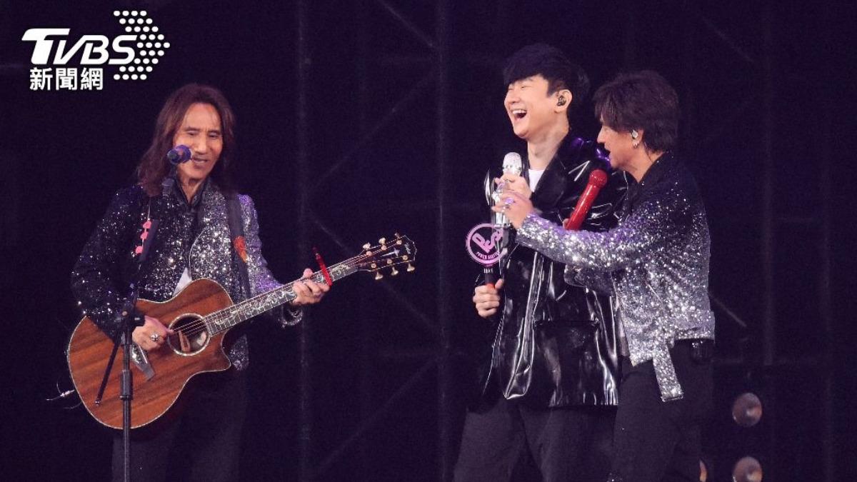 林俊傑（中）曾擔任動力火車小巨蛋演唱會嘉賓。（圖／TVBS資料照片）