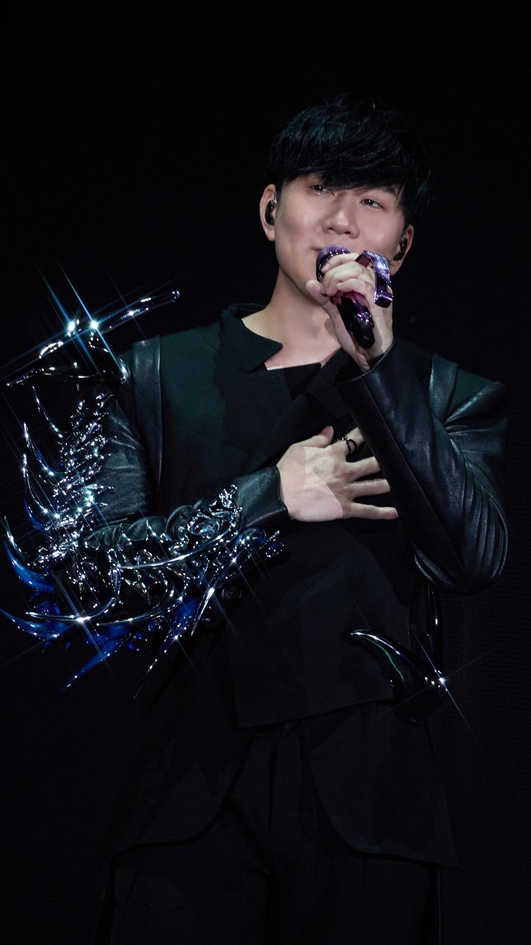 林俊傑臨時邀動力火車對唱，直呼很不好意思。（圖／JFJ PRODUCTIONS提供）