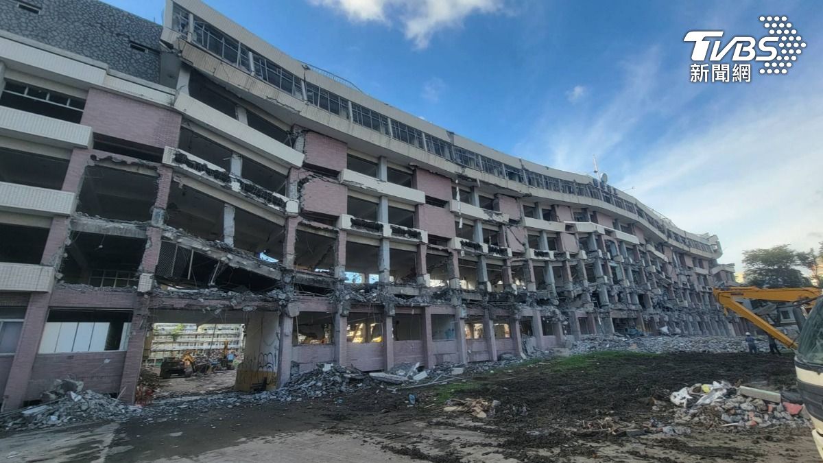 台灣1校倒閉！整棟拆除「夷為平地」　一夕全拆光