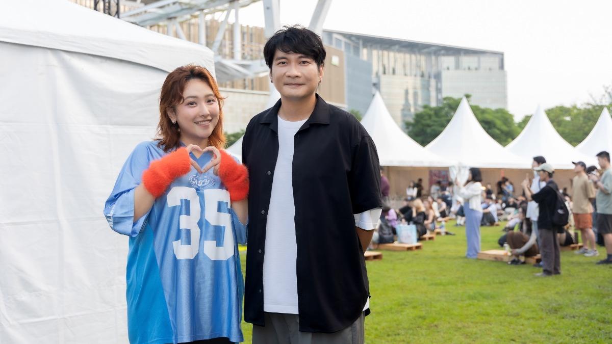 羅莎莎圓夢見偶像黃玠，毛遂自薦盼一起玩音樂。（圖／誠品生活、臺北流行音樂中心提供）