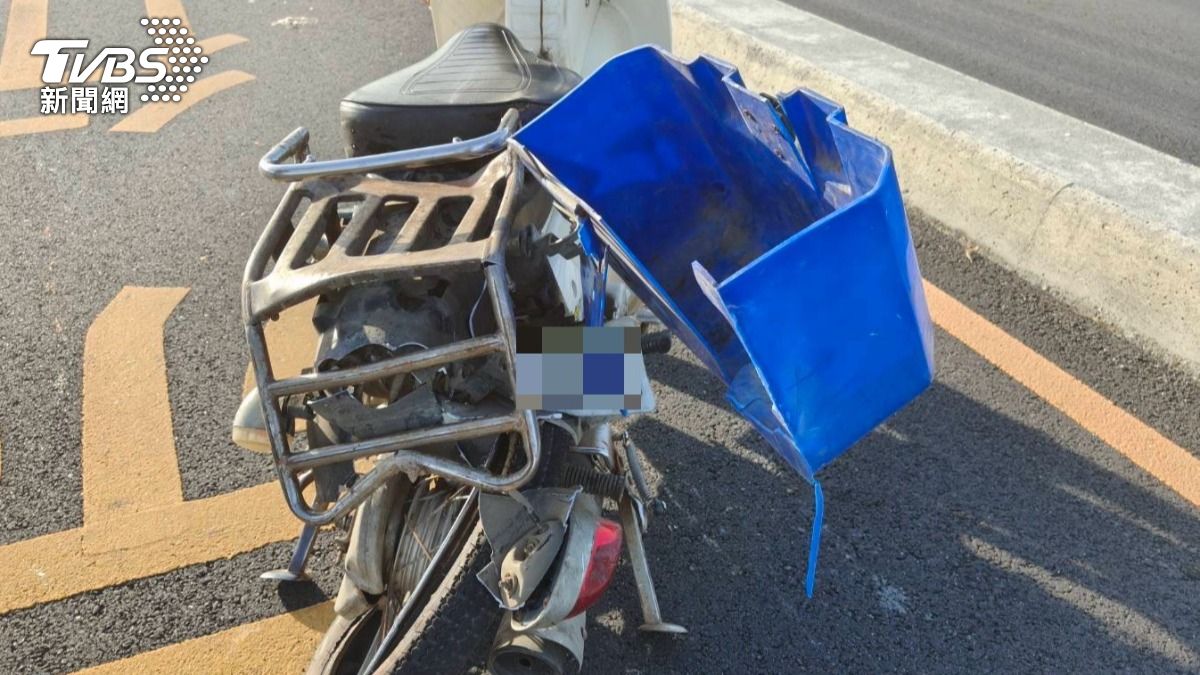 機車嚴重毀損。（圖／TVBS）