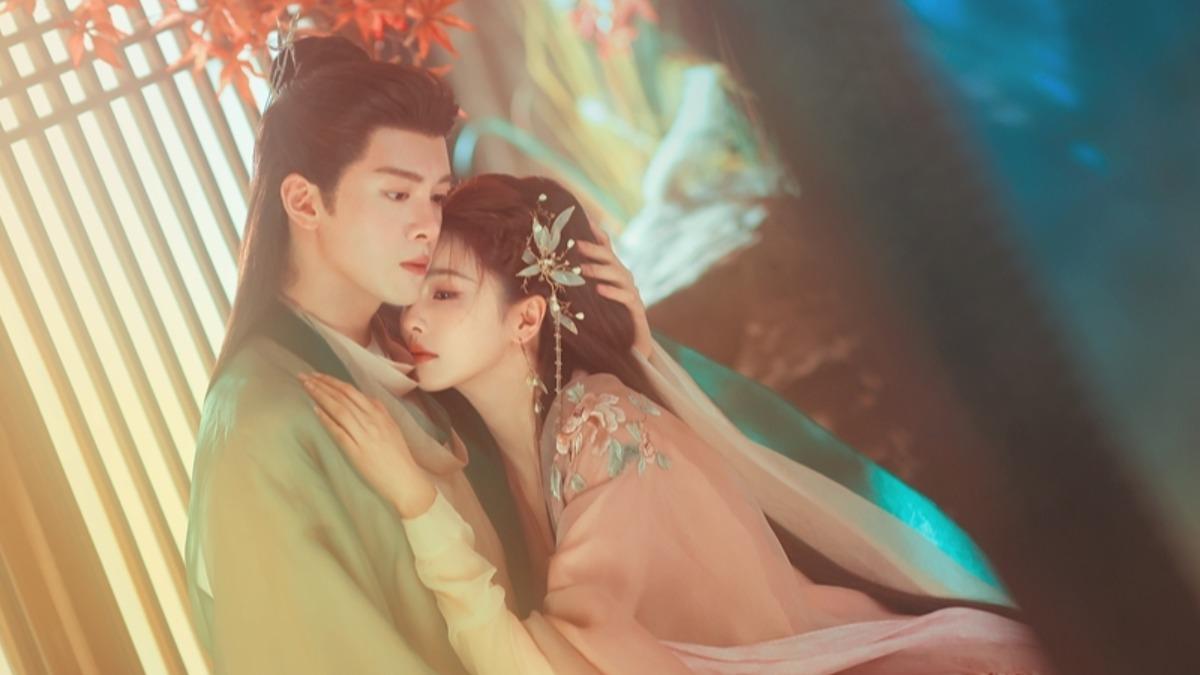 白鹿（右）與曾舜晞（左）上演糾纏三世的愛恨情仇。（圖／台灣大哥大MyVideo提供）