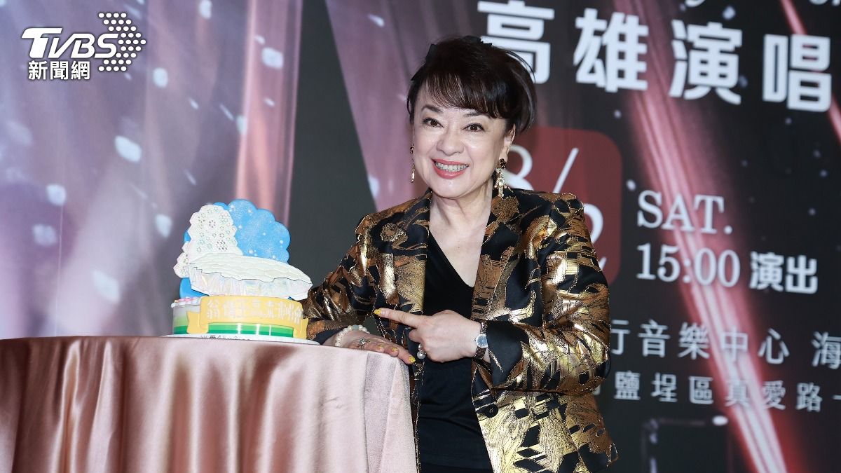 翁倩玉收到高流造型蛋糕，高流其實是她的哥哥翁祖模設計而成。（圖／黃城碩攝）