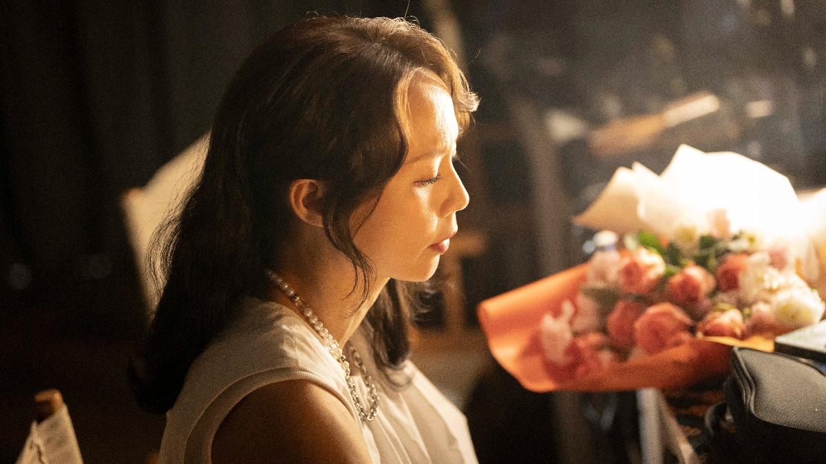 《拜六禮拜》孫淑媚有親密戲挑戰。(圖/華視提供)