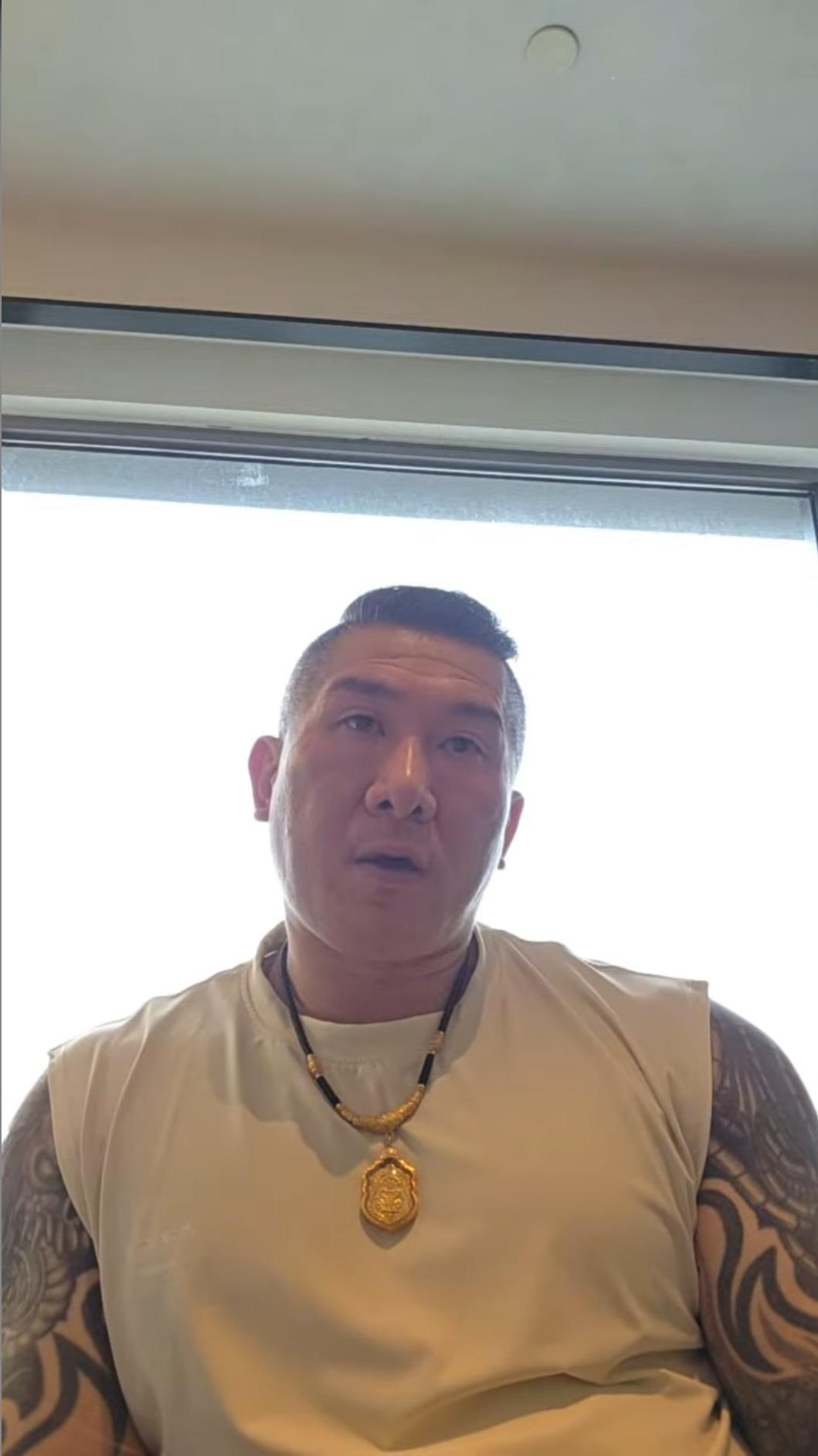 館長透露昨晚一夜沒睡,除了會認床之外還有時差。(圖/翻攝自館長惡名昭彰YT)