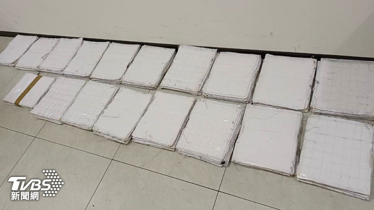 泰籍移工將25公斤海洛因藏「面紙盒」。(圖/TVBS)