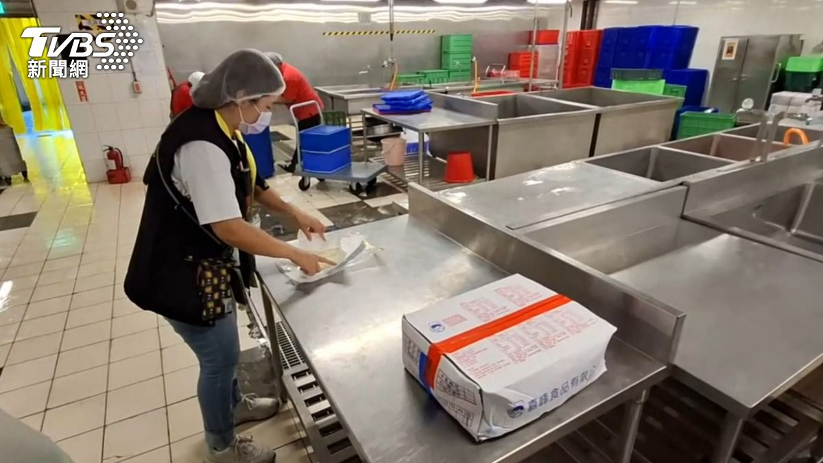 衛生局前往現場稽查。（圖／TVBS）