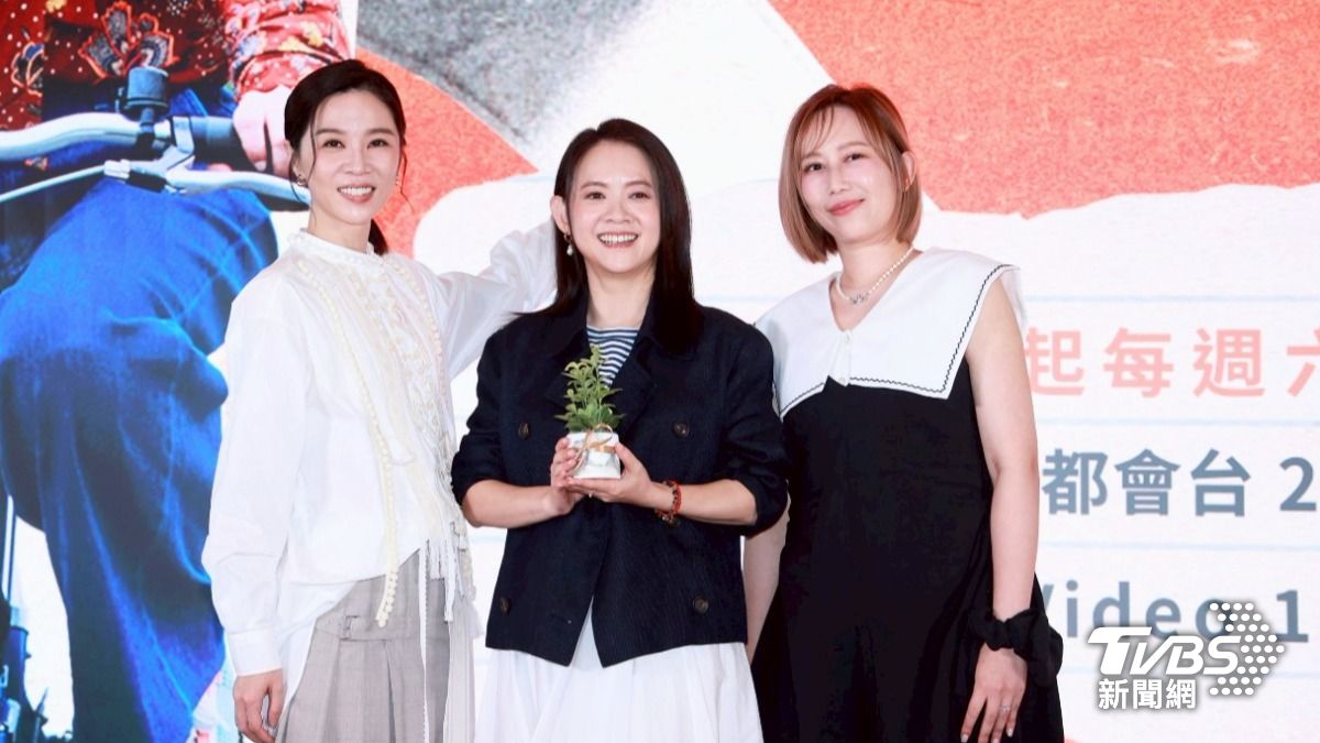 謝盈萱（左起）、曾寶儀、瑪菲司出席《我們回家吧3》首映會。（圖／趙世平攝）