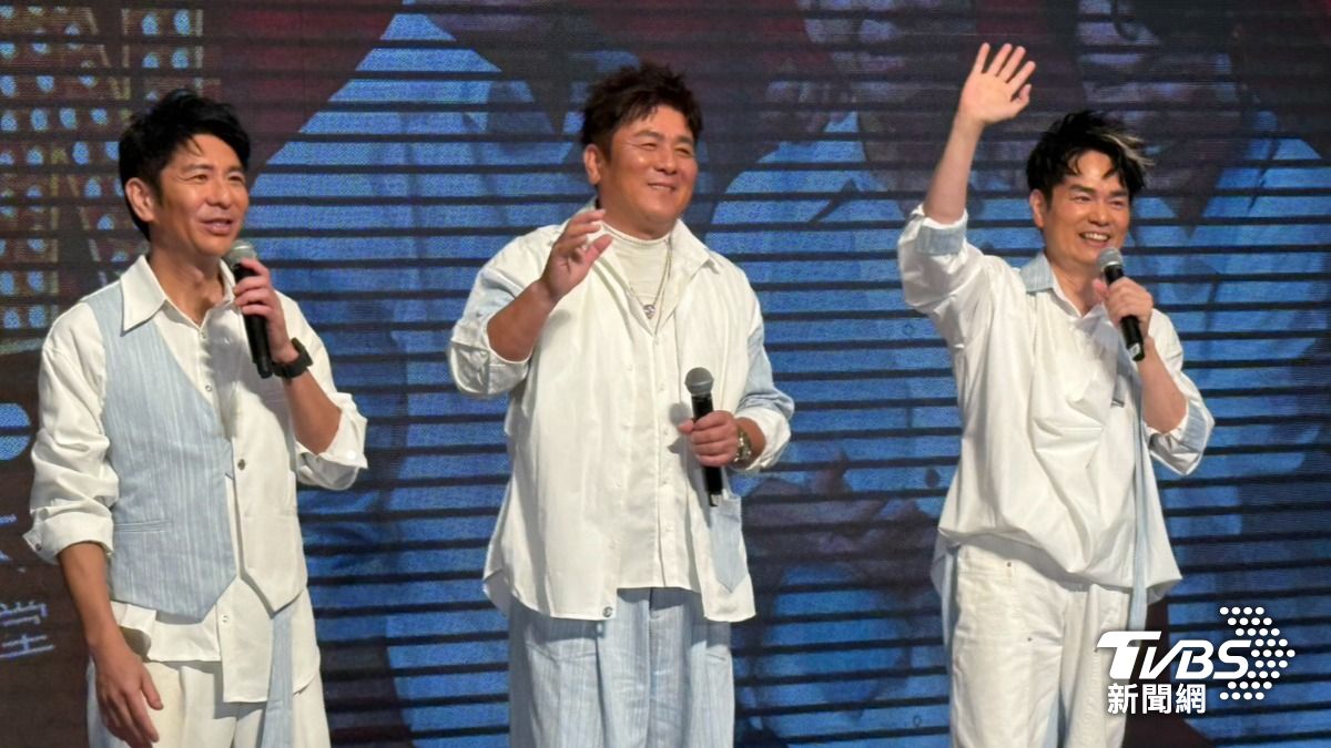 李明洋（右起）、劉家榮以及荒山亮10月將在台中開唱。（圖／陳薈涵攝）