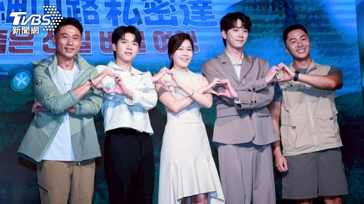 小刀、南優炫、金荷娜、李濬榮、肌肉山山。（圖／趙世平攝）