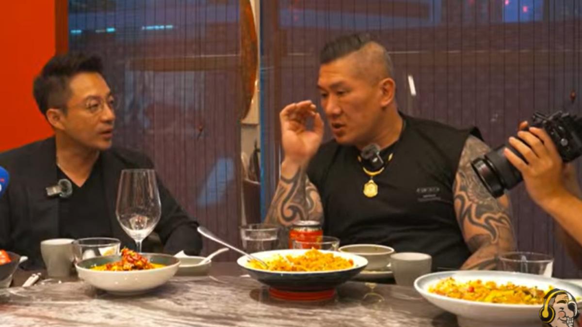 汪小菲和館長說話越來越投機。(圖／翻攝自館長惡名昭彰YT頻道）